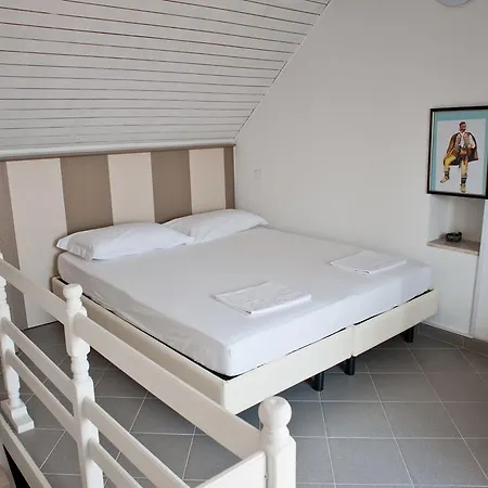 Cassetta By The Sea Apartment Pisak